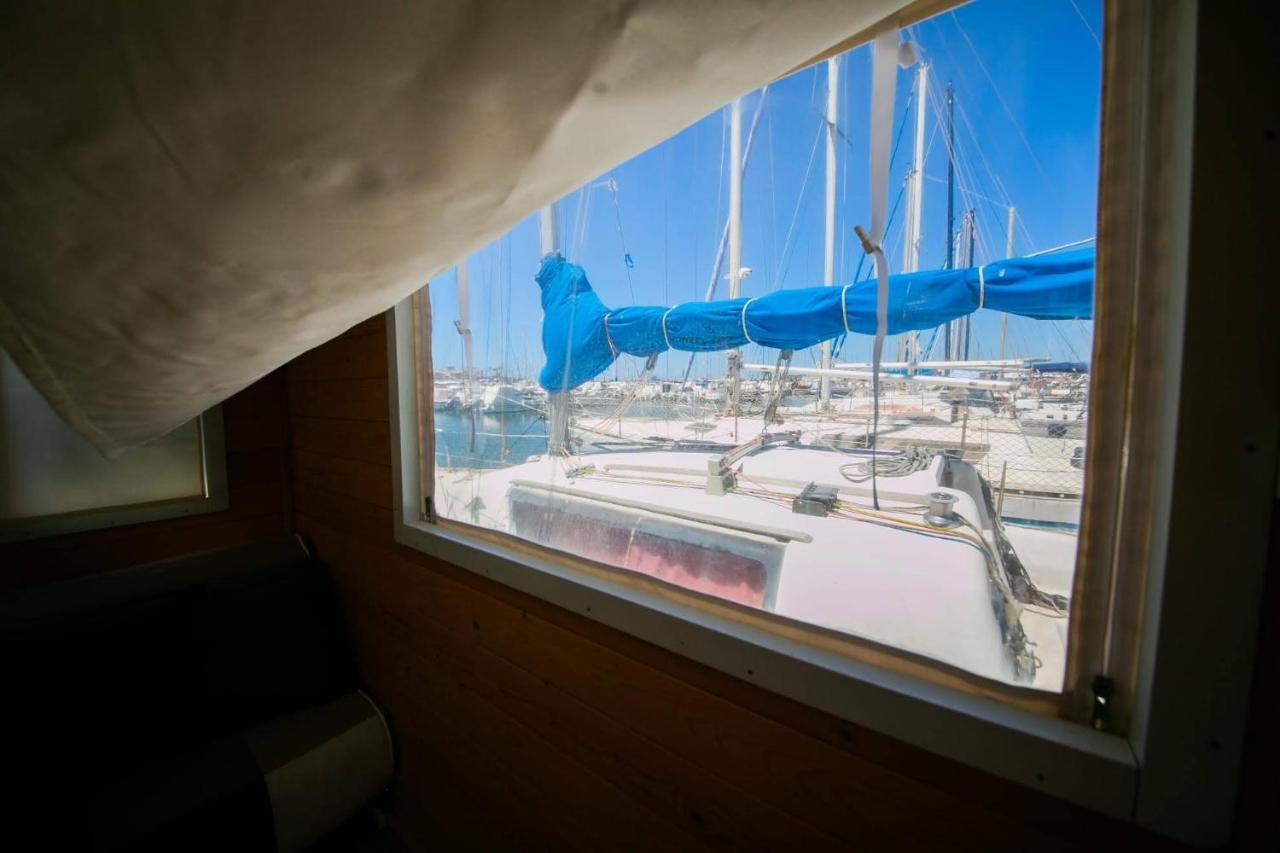 Sardinia Houseboat Ad *
